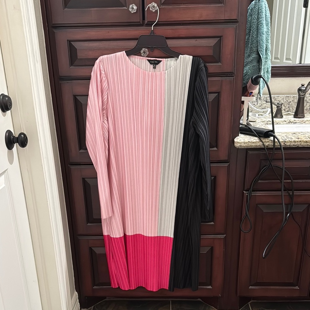 Ming Wang Pink and White Pleated Skirt